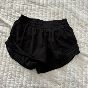 Lululemon Hotty Hot shorts size 6